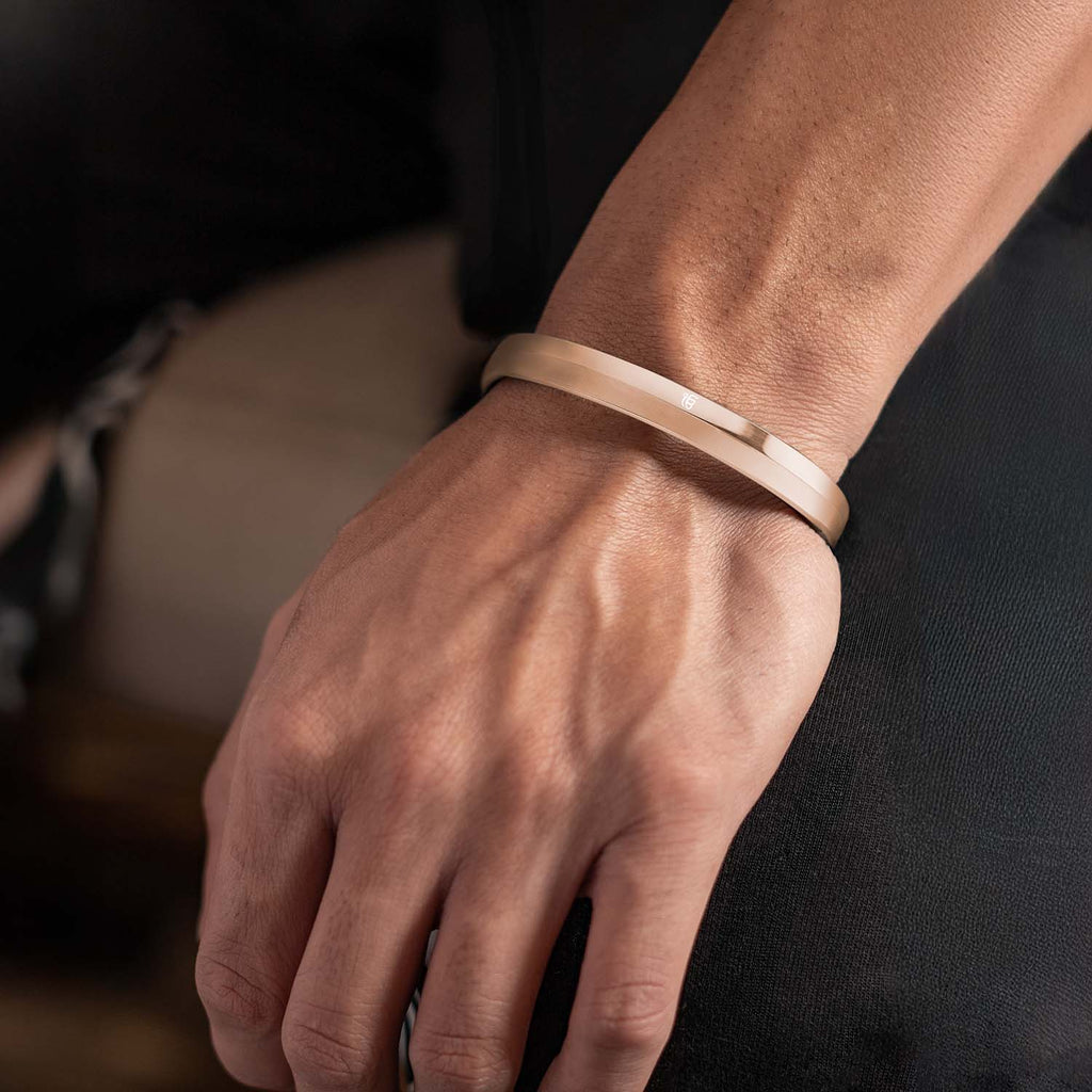Ik Onkar Dual Finish Oval Kada Bracelet