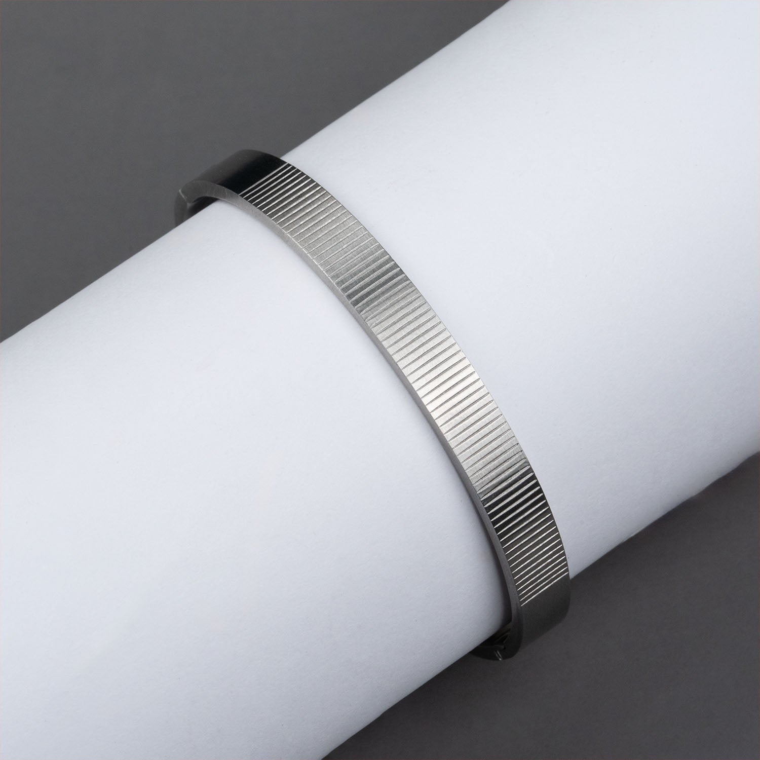 Kratos Openable Oval Kada Bracelet